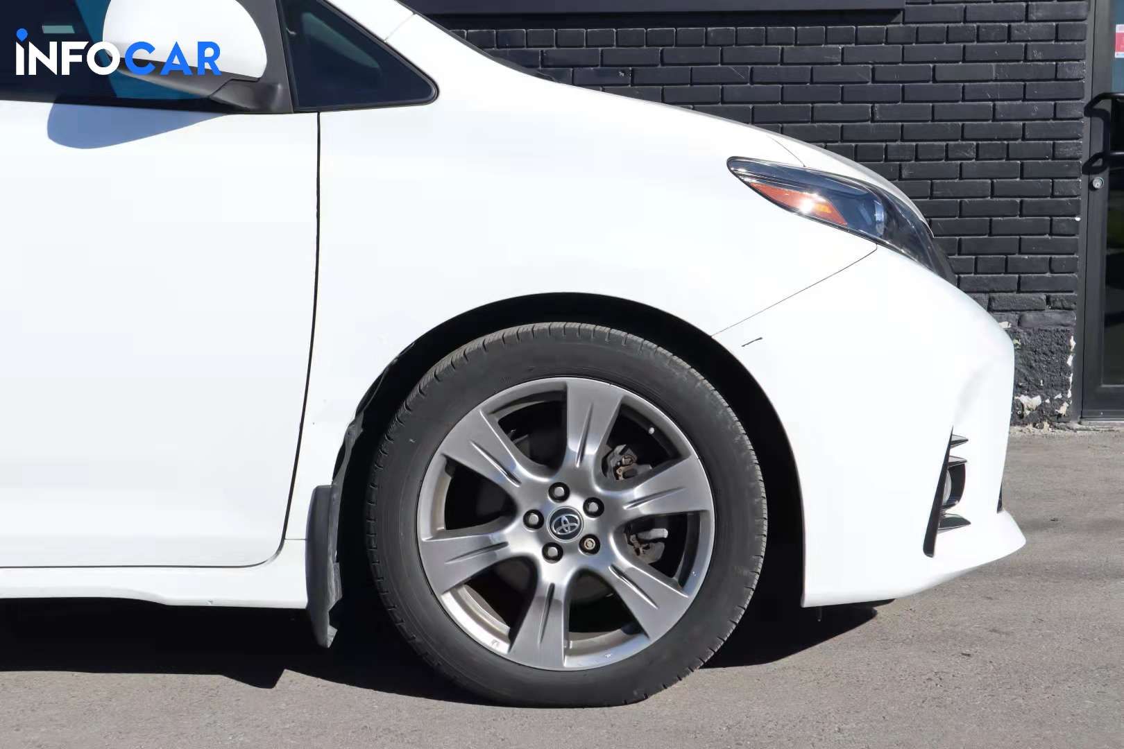 2018 Toyota Sienna SE - INFOCAR - Toronto Auto Trading Platform